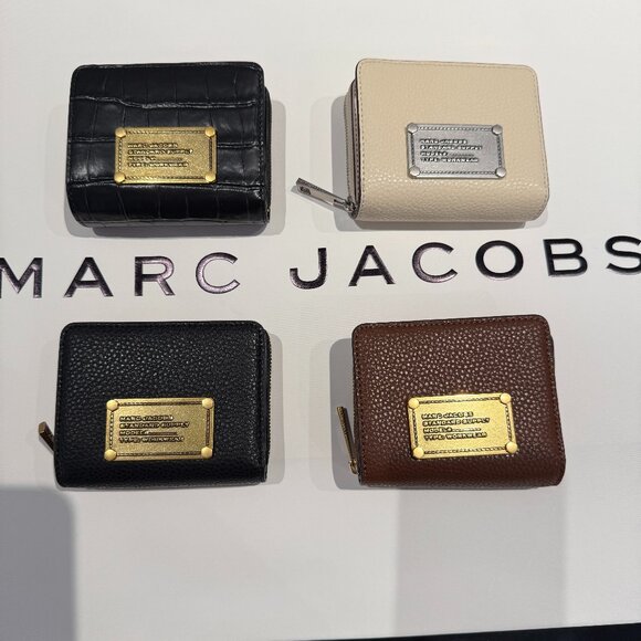 Marc Jacobs 4R5SMP088S01 The Plaza Bifold Wallet ‼️choose 1 color‼️ - Picture 1 of 16